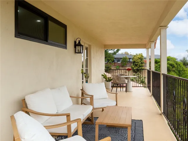 2213 Via Velardo, Rancho Palos Verdes, California 90275
