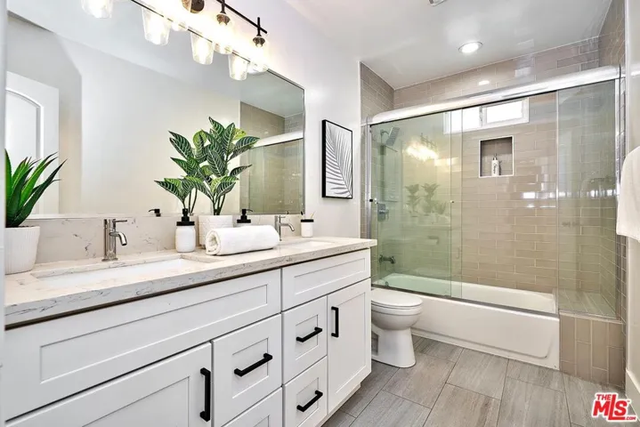 2710 Sawtelle Boulevard, Los Angeles, California 90064