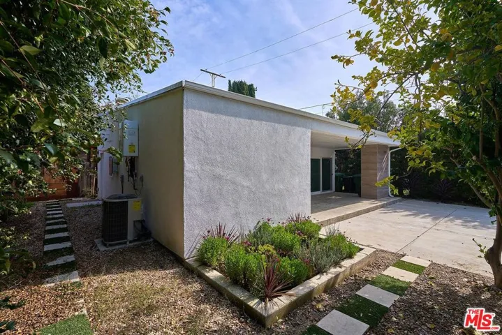 2710 Sawtelle Boulevard, Los Angeles, California 90064