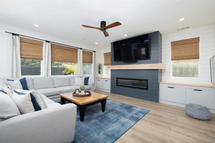 Den/Family/Great Room