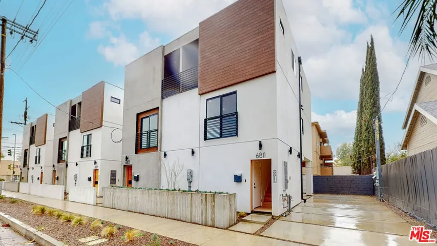 6809 Gloria Avenue, Los Angeles, California 91406