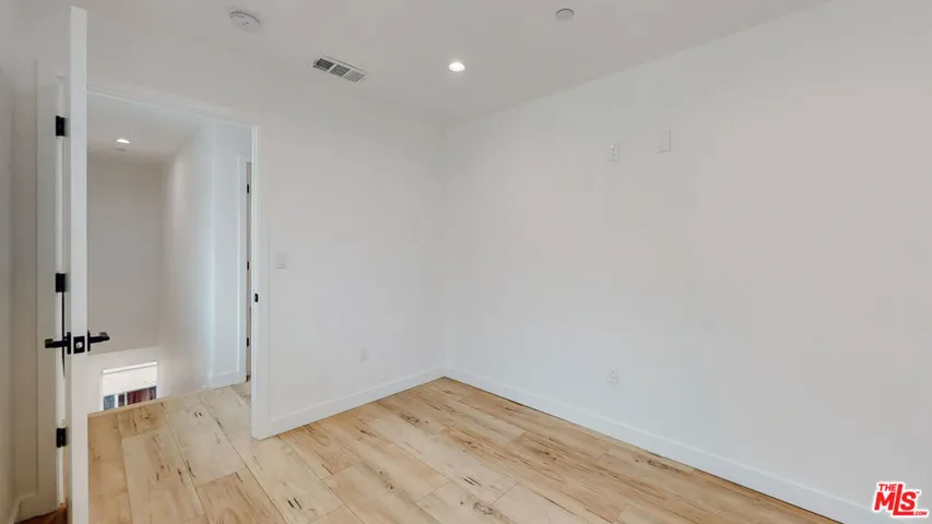 6809 Gloria Avenue, Los Angeles, California 91406