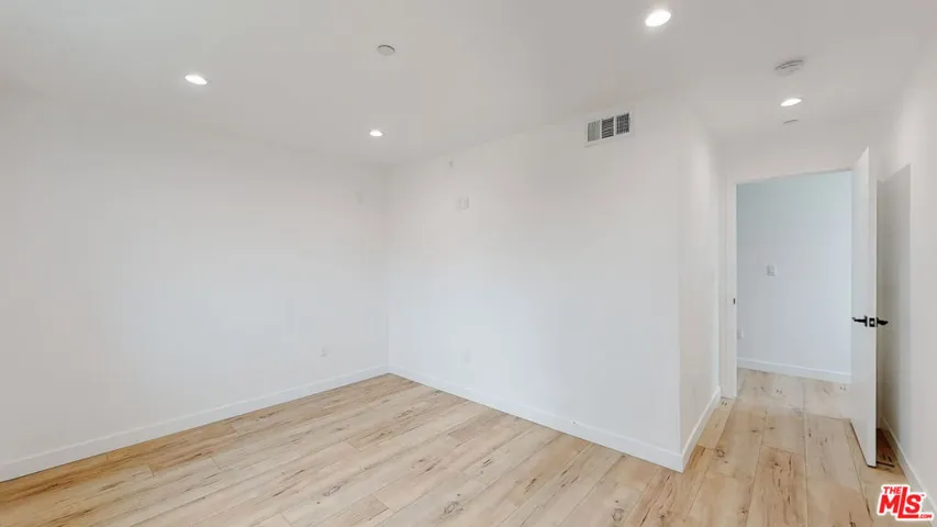 6809 Gloria Avenue, Los Angeles, California 91406