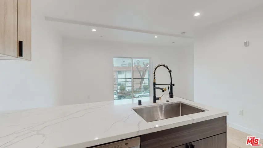 6809 Gloria Avenue, Los Angeles, California 91406