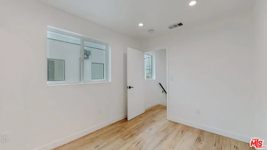 6809 Gloria Avenue, Los Angeles, California 91406