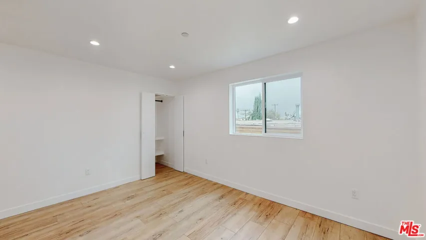 6809 Gloria Avenue, Los Angeles, California 91406