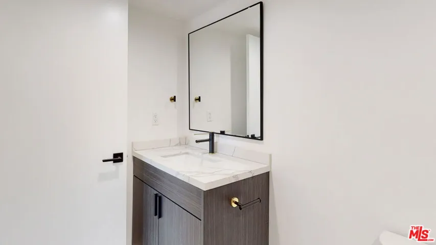 6809 Gloria Avenue, Los Angeles, California 91406
