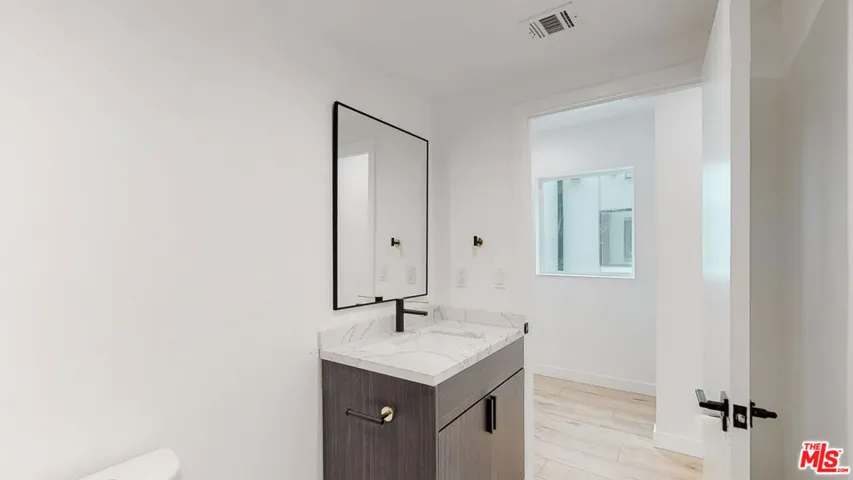 6809 Gloria Avenue, Los Angeles, California 91406