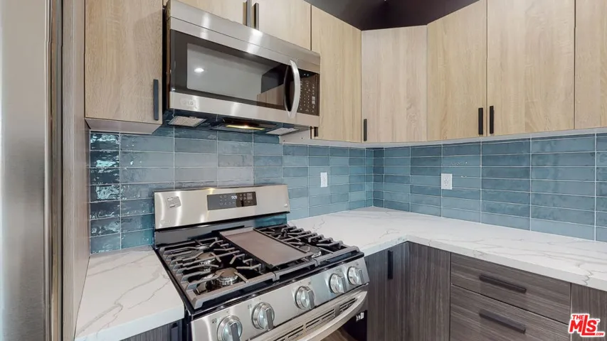 6809 Gloria Avenue, Los Angeles, California 91406