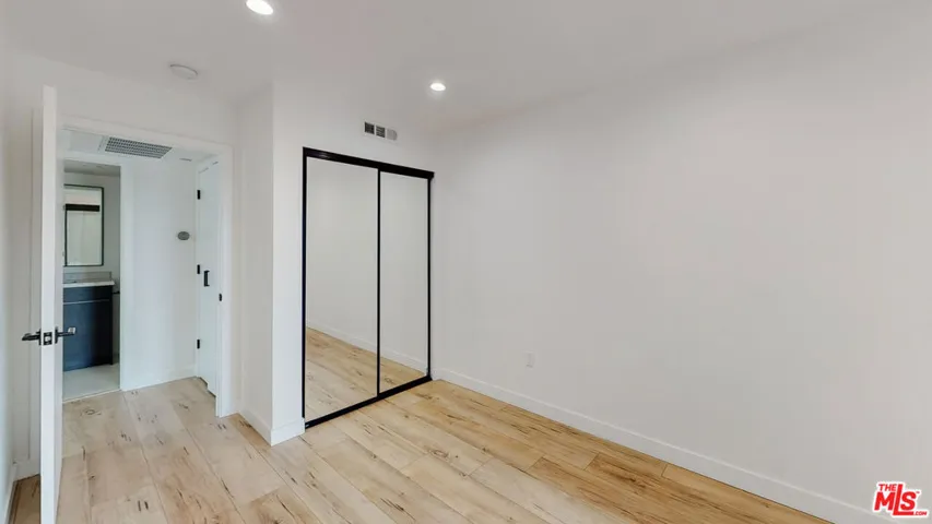 6809 Gloria Avenue, Los Angeles, California 91406