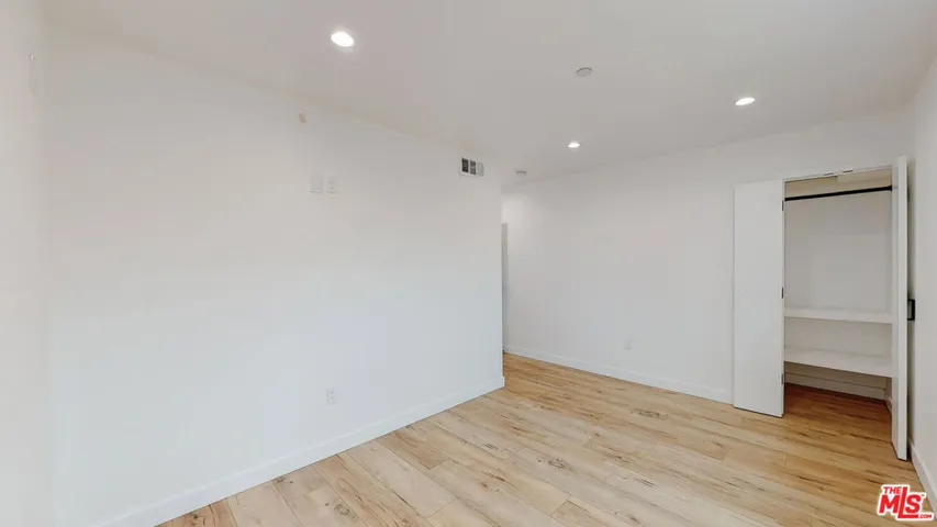 6809 Gloria Avenue, Los Angeles, California 91406
