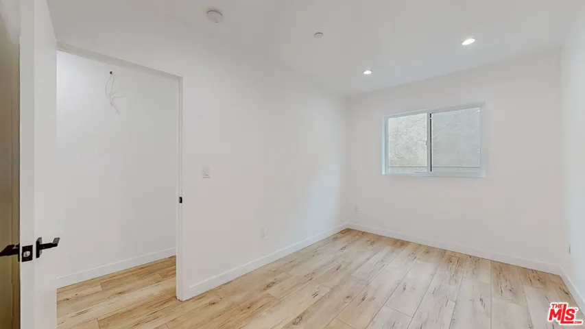 6809 Gloria Avenue, Los Angeles, California 91406
