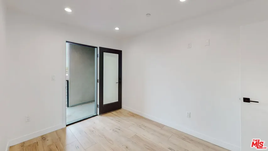 6809 Gloria Avenue, Los Angeles, California 91406