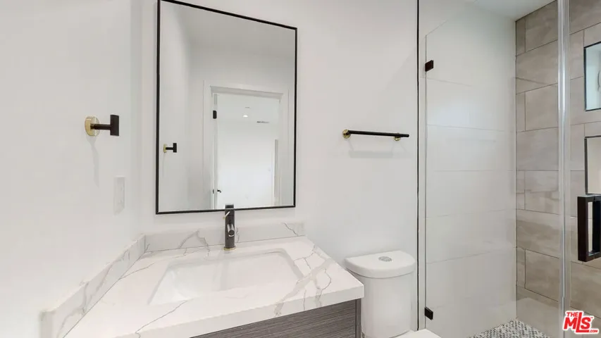 6809 Gloria Avenue, Los Angeles, California 91406
