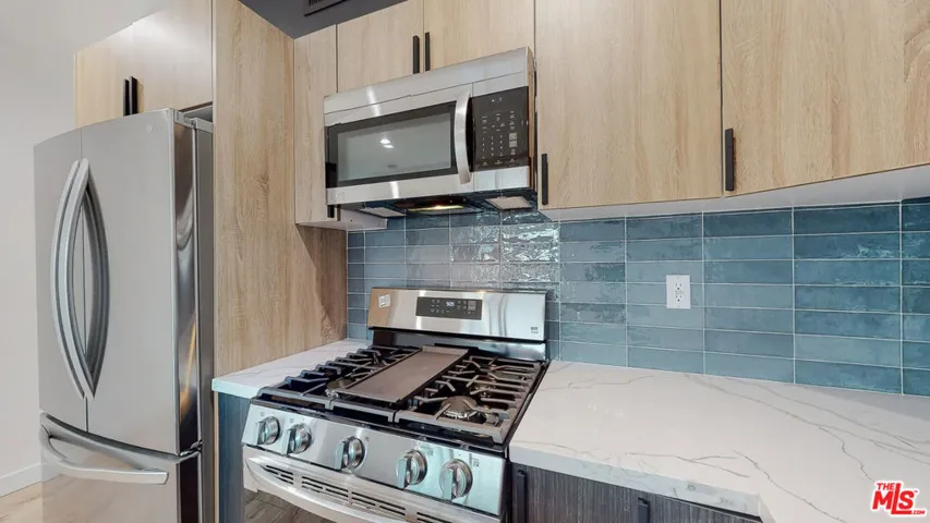 6809 Gloria Avenue, Los Angeles, California 91406