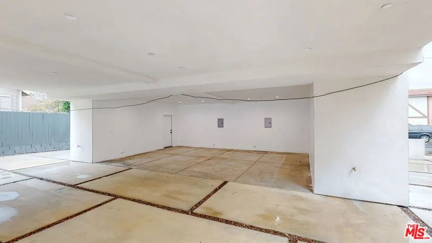 6809 Gloria Avenue, Los Angeles, California 91406