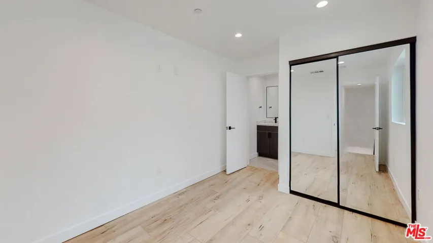 6809 Gloria Avenue, Los Angeles, California 91406