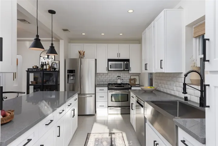 3759 Locust Avenue, Long Beach, California 90807