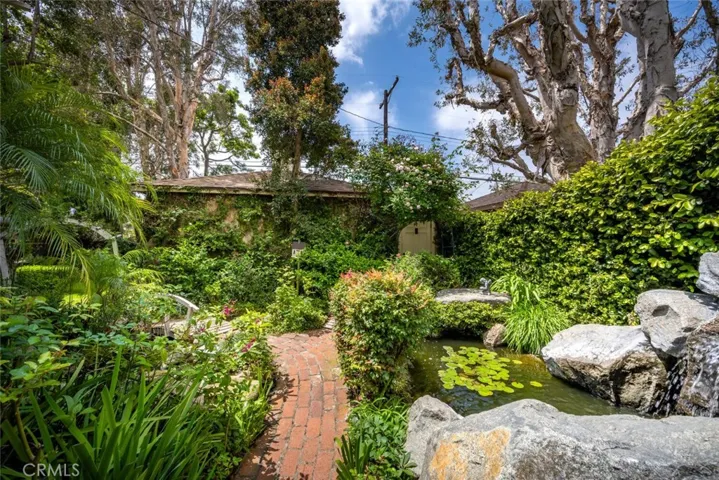 11614 Regent Street, Los Angeles, California 90066