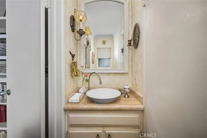 11614 Regent Street, Los Angeles, California 90066