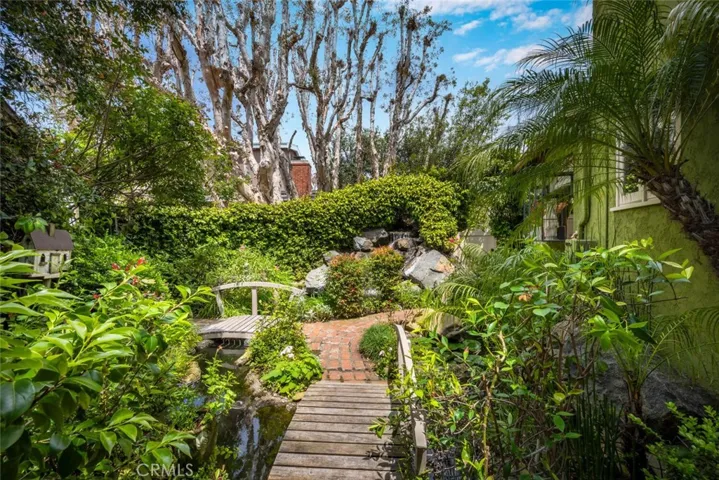 11614 Regent Street, Los Angeles, California 90066
