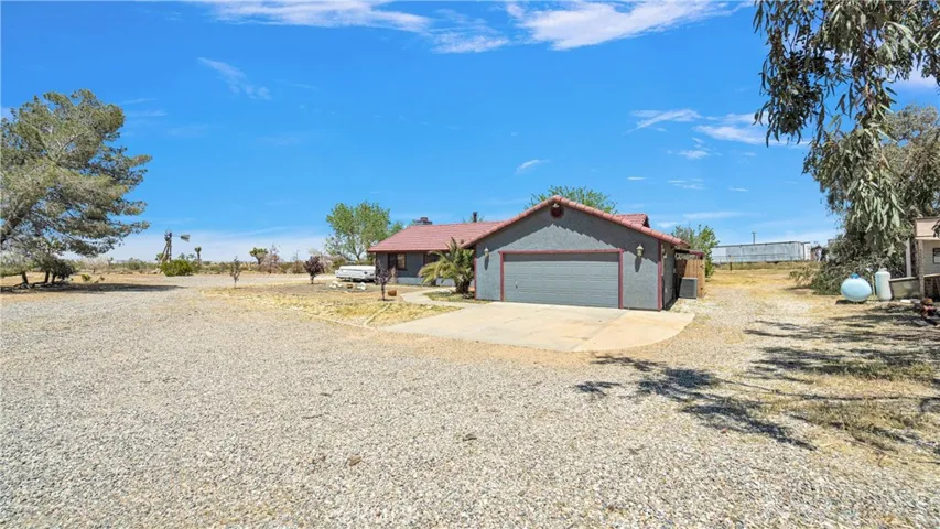 12271 Middleton Rd, Phelan, California 92372