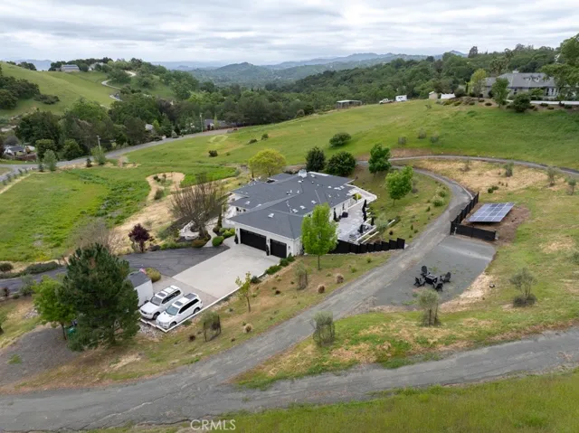 8560 Corriente Road, Atascadero, California 93422