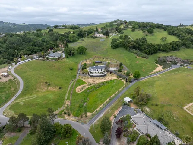 8560 Corriente Road, Atascadero, California 93422