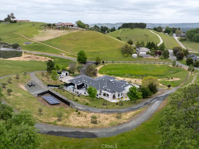 8560 Corriente Road, Atascadero, California 93422
