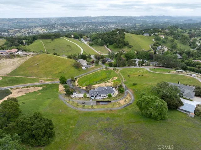 8560 Corriente Road, Atascadero, California 93422