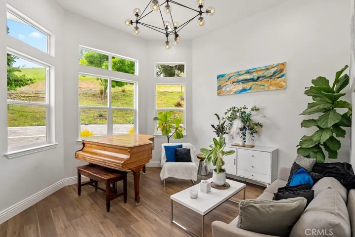8560 Corriente Road, Atascadero, California 93422