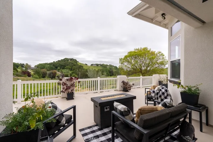 8560 Corriente Road, Atascadero, California 93422