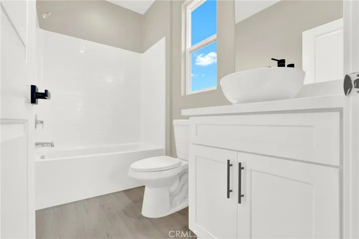 Bathroom 3 in Bedroom 3