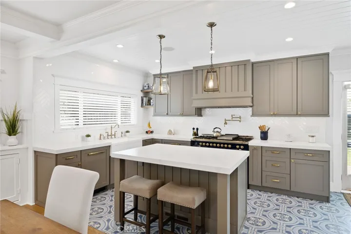 411 Emerald Street, Redondo Beach, California 90277