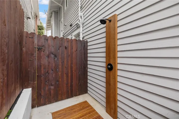 411 Emerald Street, Redondo Beach, California 90277