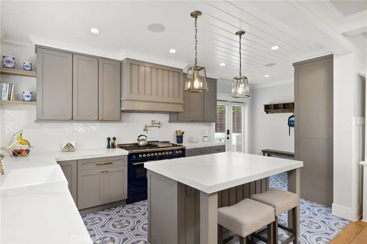 411 Emerald Street, Redondo Beach, California 90277