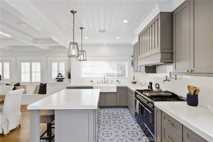 411 Emerald Street, Redondo Beach, California 90277