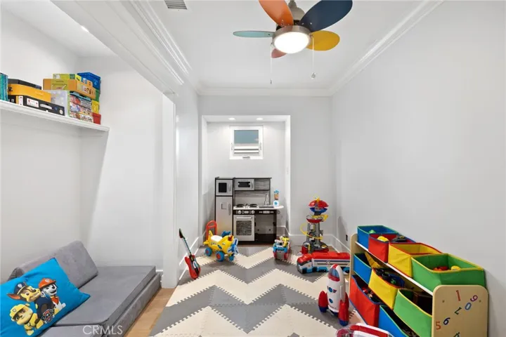 411 Emerald Street, Redondo Beach, California 90277