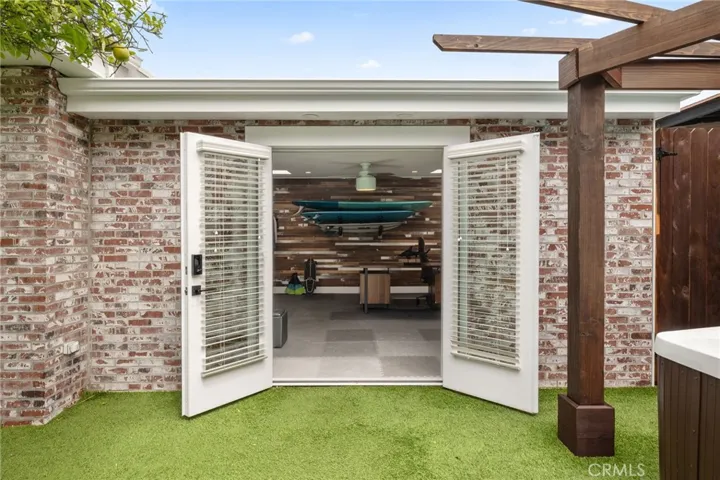 411 Emerald Street, Redondo Beach, California 90277