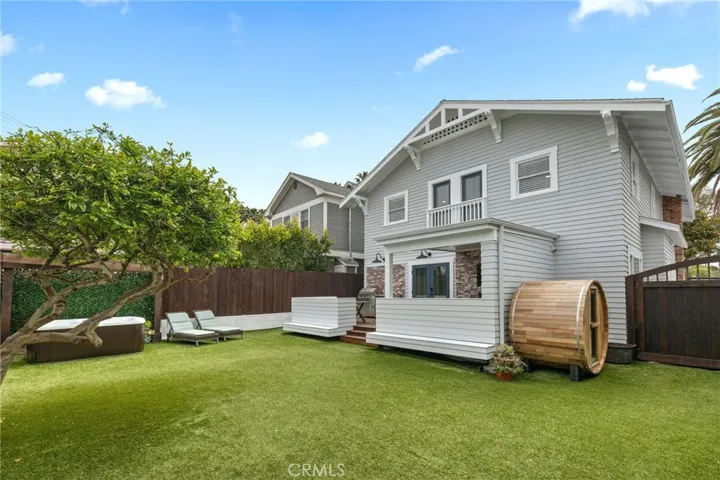 411 Emerald Street, Redondo Beach, California 90277