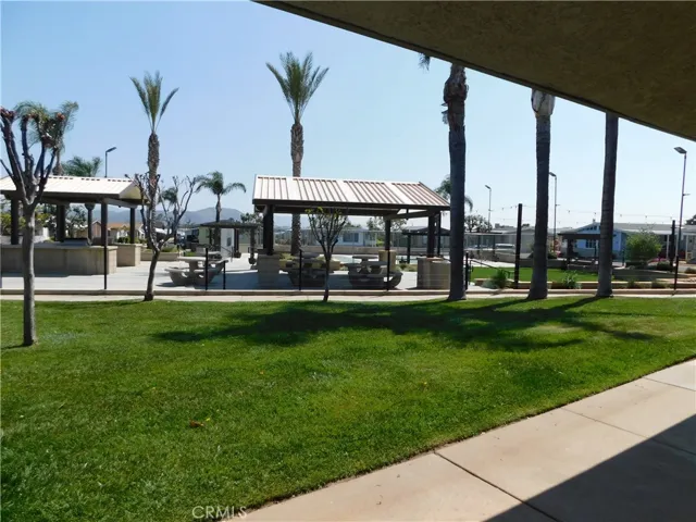 CLUBHOUSE OUTSIDE