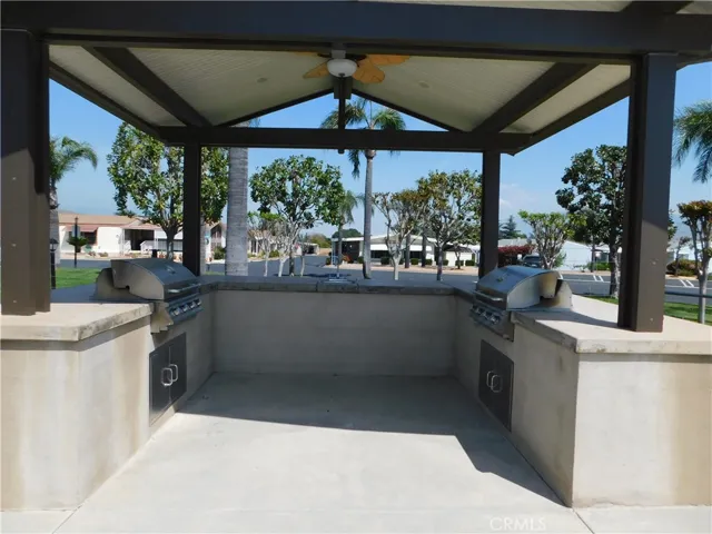 CLUBHOUSE OUTSIDE GRILLS