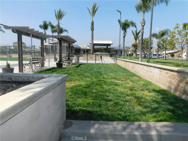 CLUBHOUSE OUTSIDE