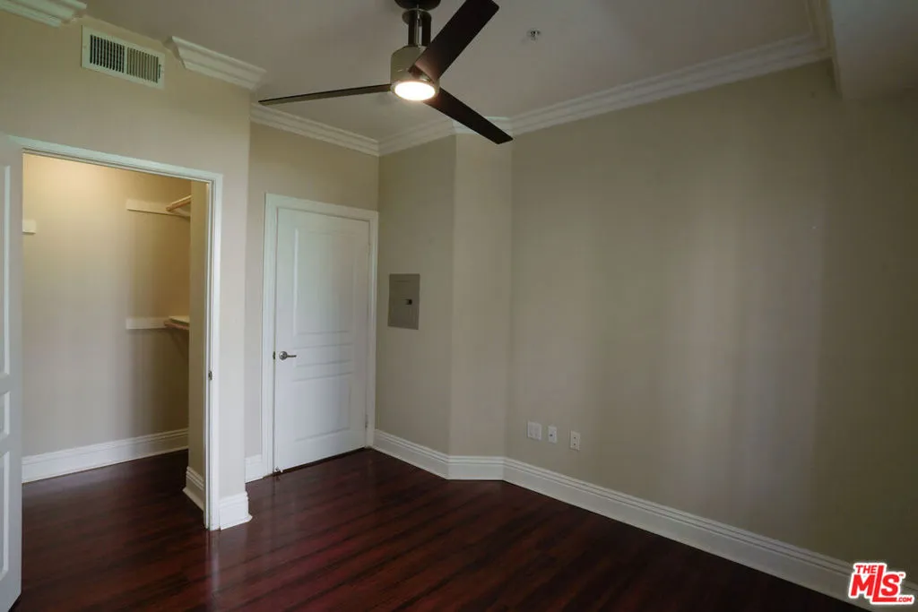 3112 Watermarke Place, Irvine, California 92612 home-pic-9