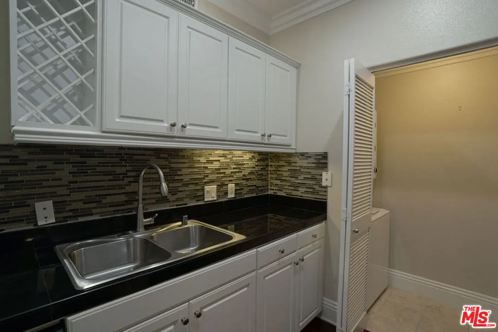 3112 Watermarke Place, Irvine, California 92612 home-pic-12
