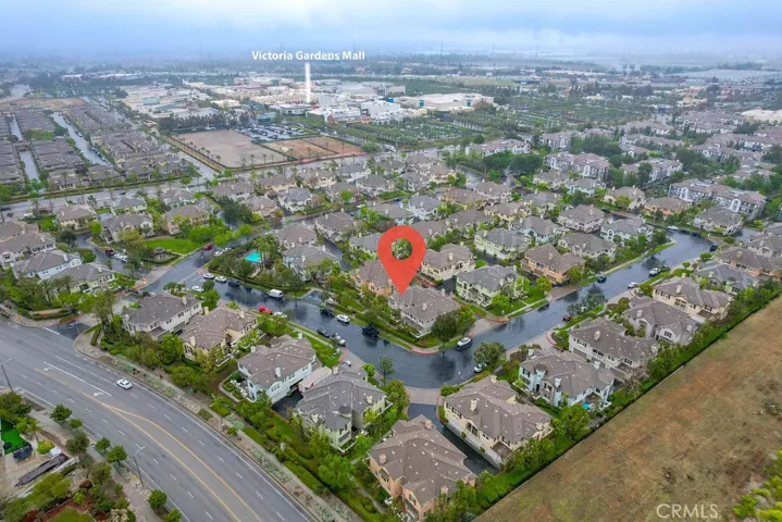 Proximity to Victoria Gardens