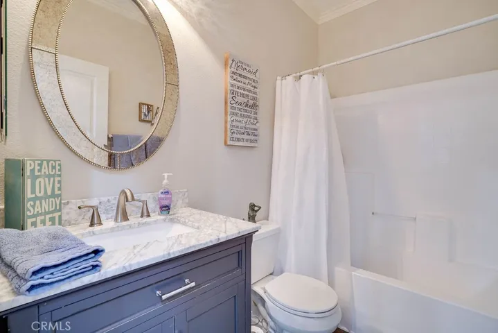 Guest Bathroom, Upstairs