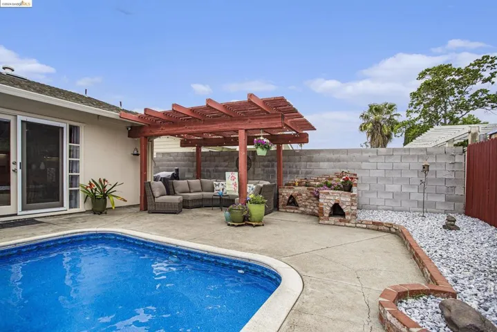 75 E Lake Dr, Antioch, California 94509