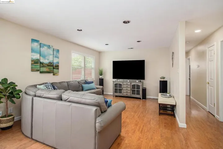 75 E Lake Dr, Antioch, California 94509