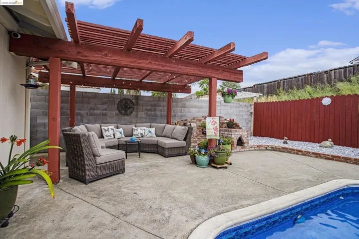 75 E Lake Dr, Antioch, California 94509